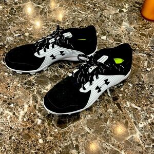 Brand new cleats women’s size 8 NWOT